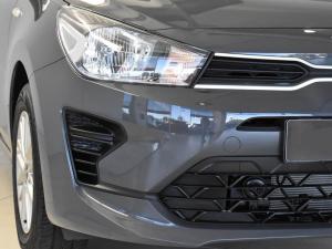 Kia Rio hatch 1.4 LS - Image 4