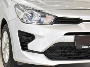 Kia Rio hatch 1.2 LS - Image 4