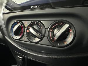Nissan Navara 2.5DDTI SE Plus automatic D/C - Image 12