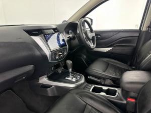 Nissan Navara 2.5DDTI SE Plus automatic D/C - Image 13
