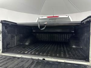 Nissan Navara 2.5DDTI SE Plus automatic D/C - Image 18