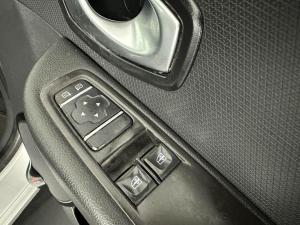 Renault Clio IV 900T Authentique 5-Door - Image 16