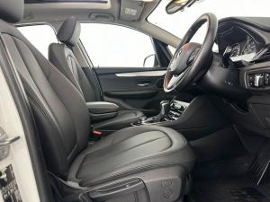 BMW 218i Active Tourer automatic - Image 15