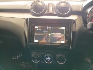 Suzuki Swift 1.2 GLX AMT - Image 19