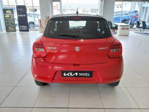 Suzuki Swift 1.2 GLX AMT - Image 4