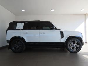 Land Rover Defender 110 D300 X-Dynamic HSE - Image 3