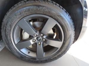 Land Rover Defender 110 D300 X-Dynamic HSE - Image 7