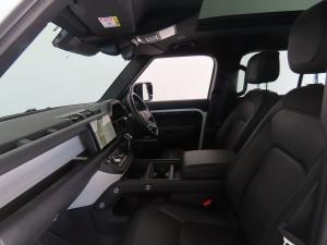 Land Rover Defender 110 D300 X-Dynamic HSE - Image 8