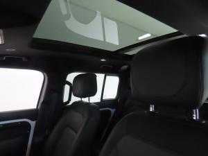 Land Rover Defender 110 D300 X-Dynamic HSE - Image 9