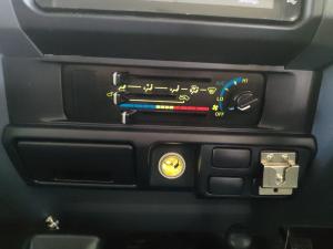 Toyota Land Cruiser 79 4.0 V6 double cab - Image 14