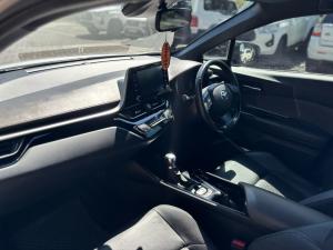 Toyota C-HR 1.2T Luxury - Image 7