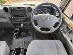 Toyota Land Cruiser 79 4.5D-4D V8 single cab LX - Image 10