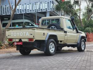 Toyota Land Cruiser 79 4.5D-4D V8 single cab LX - Image 3