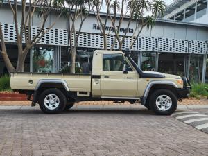 Toyota Land Cruiser 79 4.5D-4D V8 single cab LX - Image 4