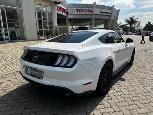 Ford Mustang 5.0 GT fastback - Image 3