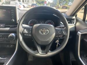 Toyota RAV4 2.0 GX auto - Image 8