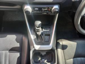 Toyota RAV4 2.0 GX auto - Image 12