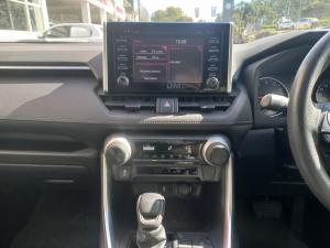 Toyota RAV4 2.0 GX auto - Image 13