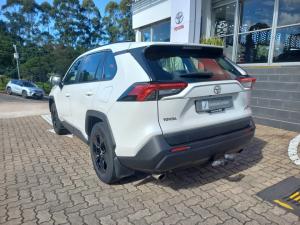 Toyota RAV4 2.0 GX auto - Image 17