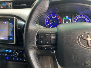 Toyota Hilux 2.8 GD-6 Raider 4X4 automaticD/C - Image 9