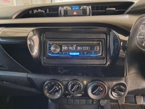 Toyota Hilux 2.4 GD-6 SR 4X4S/C - Image 12