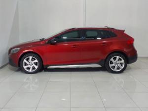 Volvo V40 Cross Country T4 Excel auto - Image 2