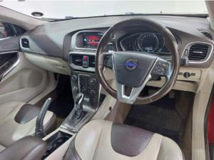 Volvo V40 Cross Country T4 Excel auto - Image 6