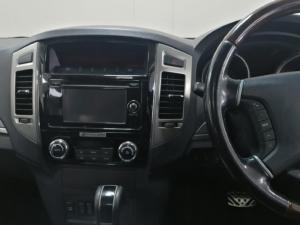 Mitsubishi Pajero 5-door 3.2DI-D GLS - Image 11