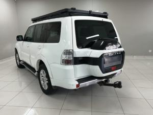 Mitsubishi Pajero 5-door 3.2DI-D GLS - Image 3