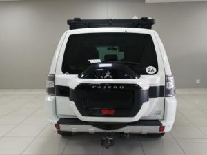 Mitsubishi Pajero 5-door 3.2DI-D GLS - Image 4