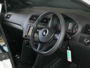 Volkswagen Polo Vivo hatch 1.4 Comfortline - Image 12