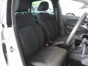 Volkswagen Polo Vivo hatch 1.4 Comfortline - Image 16