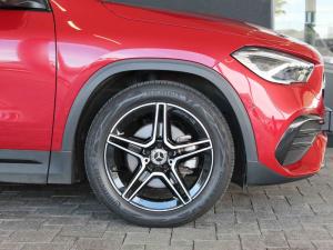 Mercedes-Benz GLA GLA200d Progressive - Image 7