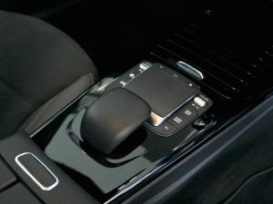 Mercedes-Benz CLA CLA200 Progressive - Image 10