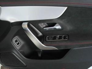 Mercedes-Benz CLA CLA200 Progressive - Image 12