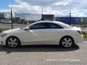 Mercedes-Benz CLA200 Urban automatic - Image 3