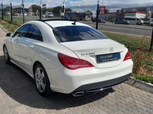 Mercedes-Benz CLA200 Urban automatic - Image 4
