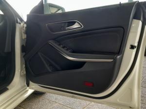 Mercedes-Benz CLA200 Urban automatic - Image 8