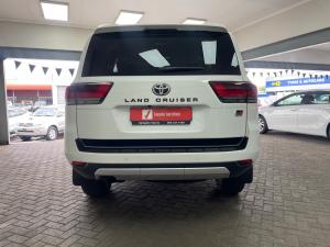 Toyota Land Cruiser 300 3.3D GR-Sport - Image 5