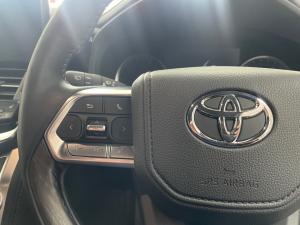 Toyota Land Cruiser 300 3.3D GR-Sport - Image 9