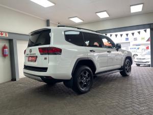 Toyota Land Cruiser 300 3.3D GR-Sport - Image 2