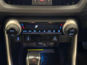 Toyota RAV4 2.0 VX - Image 22