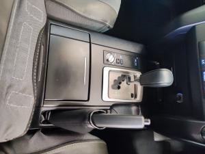 Toyota Land Cruiser 200 4.5D-4D V8 GX-R - Image 12