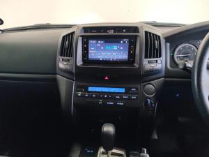 Toyota Land Cruiser 200 4.5D-4D V8 GX-R - Image 15