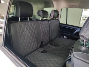 Toyota Land Cruiser 200 4.5D-4D V8 GX-R - Image 18