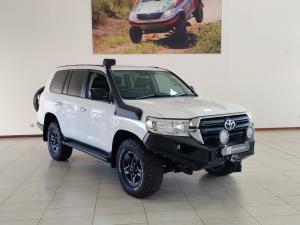 Toyota Land Cruiser 200 4.5D-4D V8 GX-R - Image 1