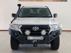 Toyota Land Cruiser 200 4.5D-4D V8 GX-R - Image 4
