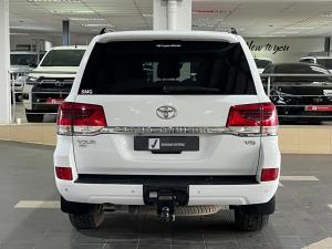 Toyota Land Cruiser 200 4.5D-4D V8 VX-R - Image 5