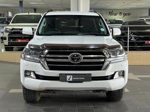 Toyota Land Cruiser 200 4.5D-4D V8 VX-R - Image 4