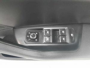 Volkswagen Passat 2.0 TDI Luxury DSG - Image 16